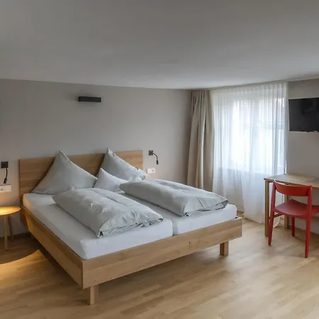 Löwen Tosters Hotel *