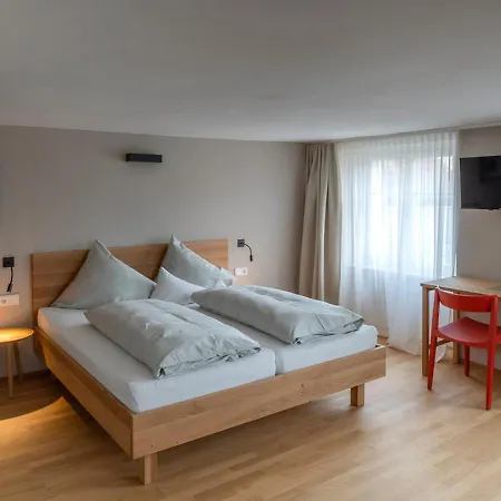 Hotel Loewen Tosters *
